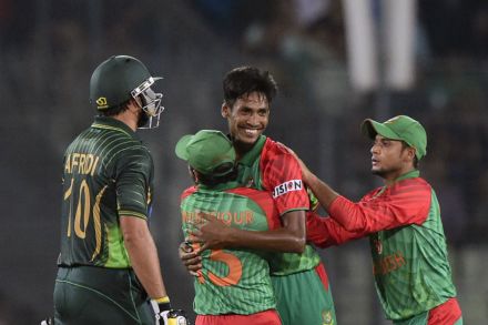 মোস্তাফিজুর রহমানের আন্তর্জাতিক অভিষেকের সঙ্গে মিলে গিয়েছিল পাকিস্তানের বিপক্ষে টি-টোয়েন্টিতে বাংলাদেশের প্রথম জয়। ছবি: এএফপি
