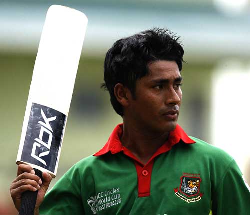 ‘এখন আর আমি উইকেট দিয়ে আসি না’ ‘এখন আর আমি উইকেট দিয়ে আসি না’